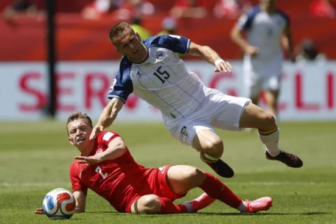 Canadá y Bosnia vive minuto a minuto con Pasión Mundialista