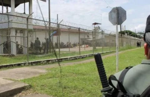 Trasladaron 29 reos calificados de alta peligrosidad a la estación aeronaval de la Isla Coiba