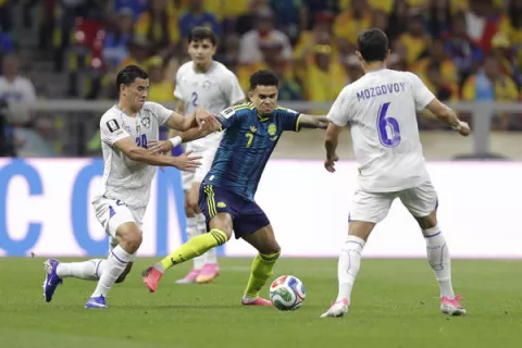 Colombia y Uzbekistán siguen el partido minuto a minuto