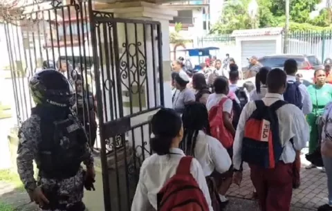 Crisis en el José Guardia Vega: Citan a reunión urgente en Colón tras violentas agresiones a estudiantes