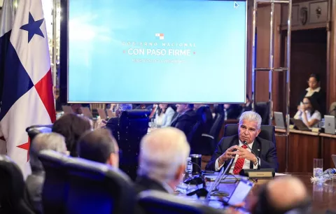 Gabinete aprueba proyecto de ley para frenar apagones y obligar a distribuidoras a indemnizar a clientes