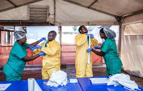 Francia confirma el primer caso de Ébola en un médico que regreso de la República Democrática del Congo