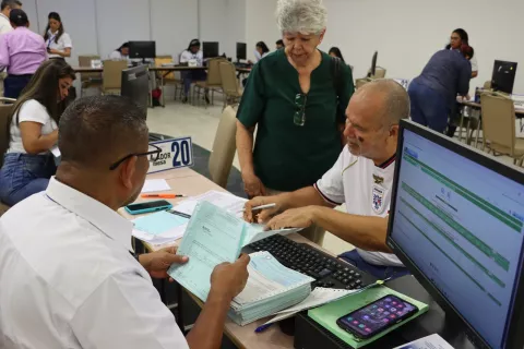 Cepanim: MEF planea citar a 1,920 personas por jornada para la entrega de certificados