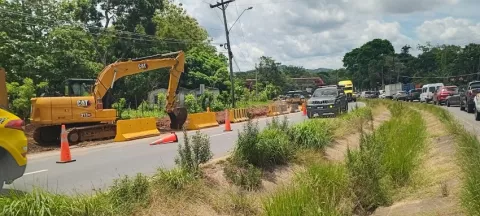 Preocupación por distancia de puentes peatonales y reubicación de acueducto en Corredor de las Playas