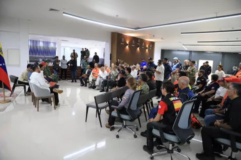Presidenta venezolana recibió a rescatistas panameños