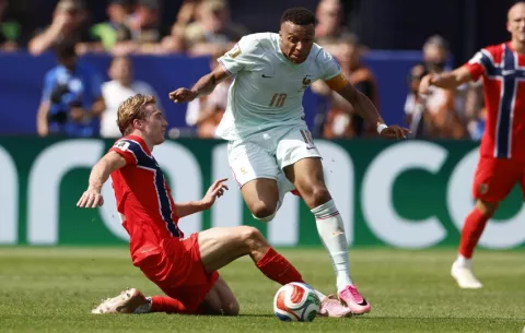 Técnico de Noruega defiende sus variantes ante Francia; quiere llegar lo más lejos posible