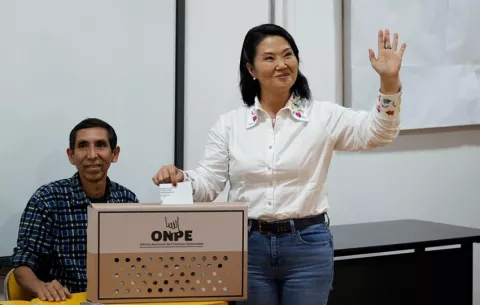 Candidata Keiko Fujimori vota en la segunda vuelta de Perú