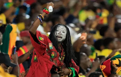 ¿Efecto "juju"? El curioso ritual con "polvos mágicos" que marcó la derrota de Panamá ante Ghana