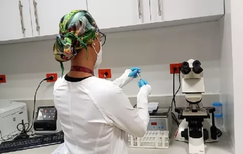 Un pinchazo y unos minutos: así es el nuevo test para detectar el cáncer de páncreas
