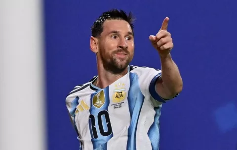 Lionel Messi hace historia: triplete, récord mundialista y emoción en Kansas City