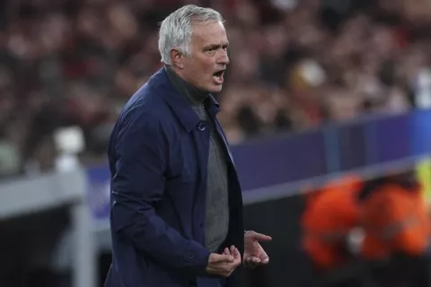 Real Madrid aguarda la inminente llegada de Mourinho para un nuevo proyecto