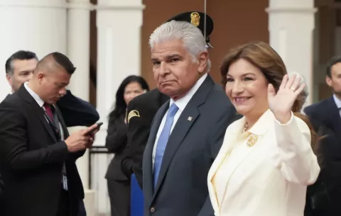 Mulino alerta que las democracias de la región "enfrentan presiones crecientes" y defiende el multilateralismo
