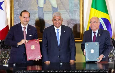 Brasil dona a Panamá las actas originales del Congreso Anfictiónico de 1826 en su Bicentenario