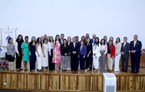 Minsa incorpora a 27 nuevos odontólogos al sistema público tras culminar su internado institucional