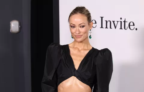 Olivia Wilde convierte la crisis de la mediana edad en comedia en 'The Invite'