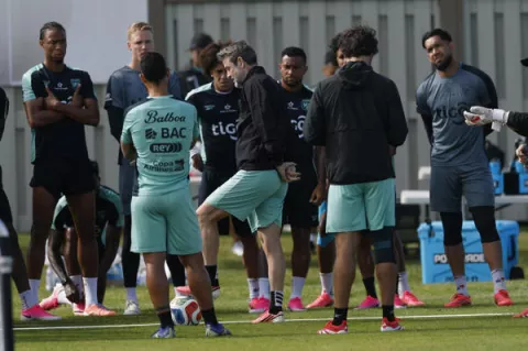 Panamá busca su primera victoria mundialista contra una Ghana sin Partey