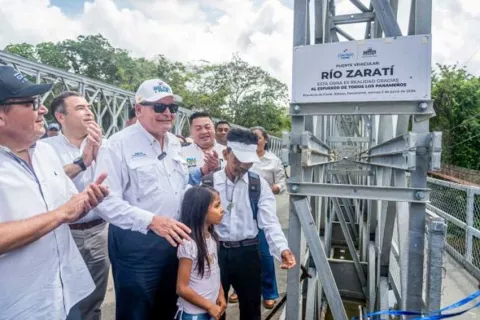 Mop entrega nuevo puente de Ribazo en Coclé: Obra que supera el millón de dólares