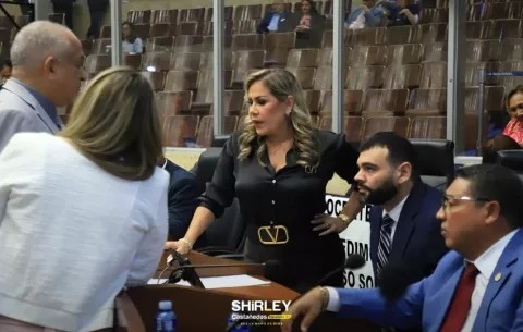 Condenan ataques personales contra Shirley Castañedas; piden que el debate se centre en las propuestas 