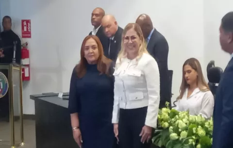 Camacho confirma a Shirley Castañeda como candidata de RM para la presidencia de la Asamblea