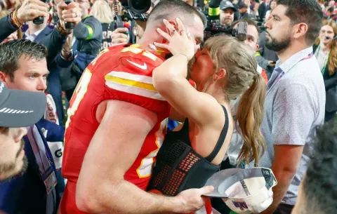 Taylor Swift y Travis Kelce planean casarse en el centro de Nueva York, según TMZ
