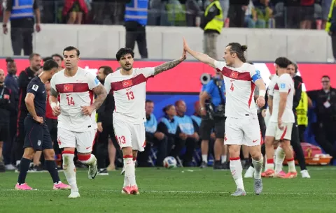 La felicidad llegó tarde para Turquía, pero se despide con un triunfo ante EE.UU.
