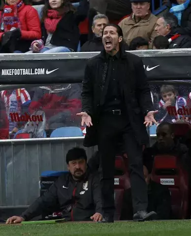 Simeone prueba un once sin Villa ni Diego Ribas 