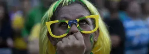 Caras de tristeza en el Mané Garrincha por el fracaso de Brasil