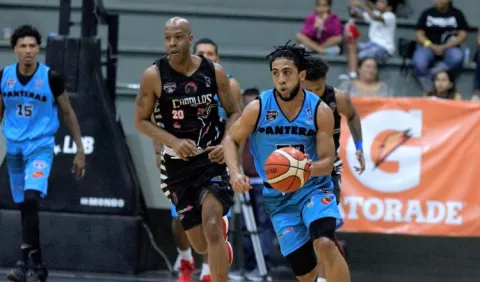 Panteras dominan a los Caballos