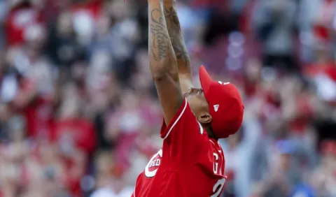 Rojos vencen a Piratas
