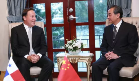Centroamérica ignora riesgos y se deja seducir por China