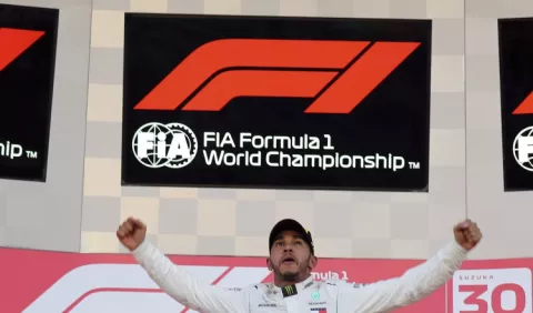Lewis Hamilton con un paso grande hacia el título