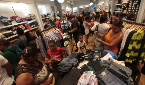 Ventas e ingresos de empresas, a la baja este año