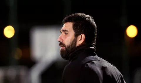 Piden 12 años de cárcel para Arda Turan ex del Barcelona