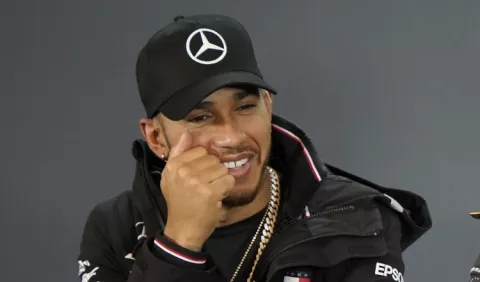 Lewis Hamilton va por otro título