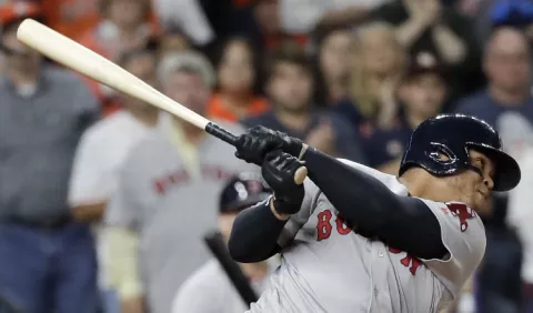 Dominicano Devers despierta con un octubre brillante ante  Astros
