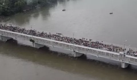 México busca encauzar desafío de caravana de migrantes hondureños