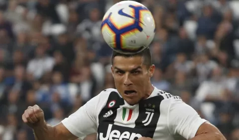 Cristiano Ronaldo llega a  400 goles en empate de la Juventus 