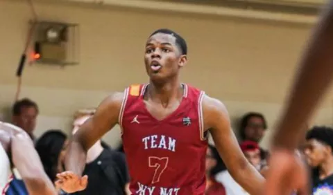 Panameño Iverson Molinar firma con la estatal de Mississippi