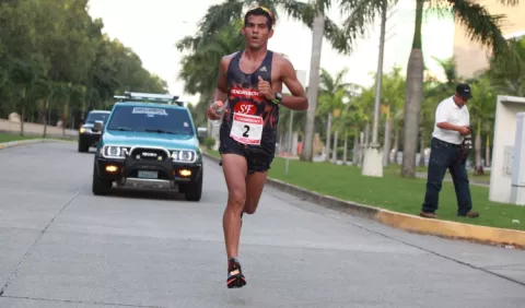 Lesionado y sin apoyo