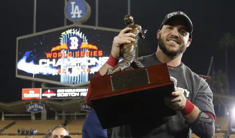 Steve Pearce fue el más valioso