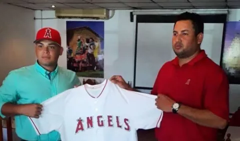 'Julio Goff firmó a buena edad con los Angelinos'