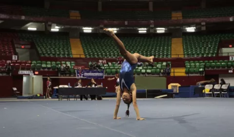 Gimnastas inician ensayos para torneo