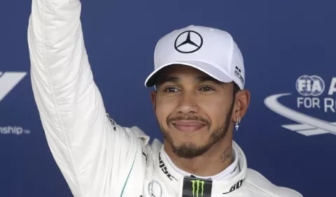 Hamilton da  golpe de autoridad  