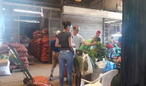 Dueños de restaurantes apoyan mudanza del Mercado de Abastos