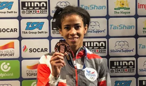 Miryam Roper con bronce en La Haya