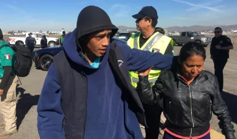 Migrantes se dividen entre  volver a sus países o irse a EE.UU.