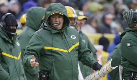 Green Bay empaca a su entrenador 