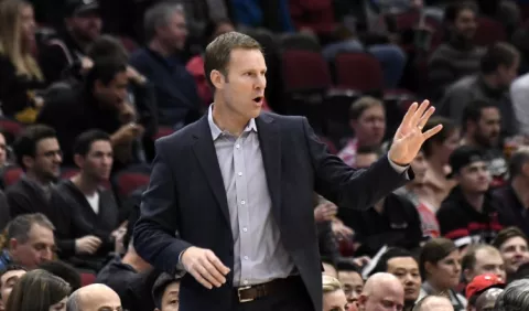Los Bulls se cansan de  Hoiberg y lo despiden   