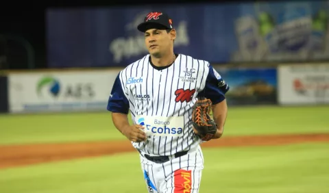 Gilberto Méndez pide la pelota