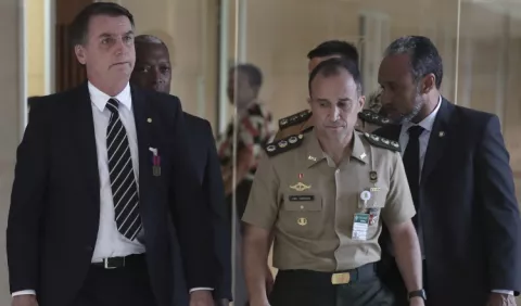 El ultraderechista Jair Bolsonaro completa su inédito gobierno